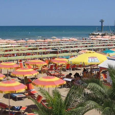 La Residenza 3* ריצ'יונה