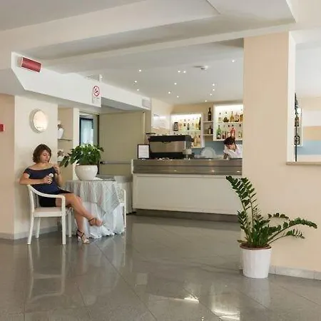La Residenza 3* ריצ'יונה