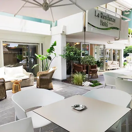 La Residenza 3* ריצ'יונה