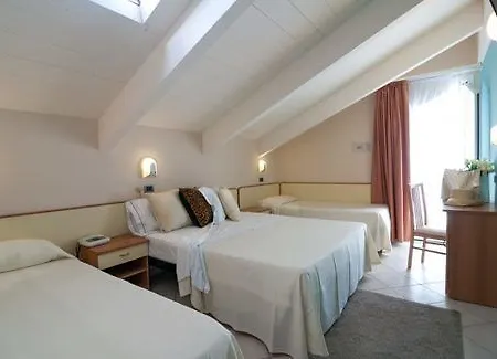 La Residenza 3* Риччоне