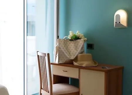 Отель La Residenza Риччоне