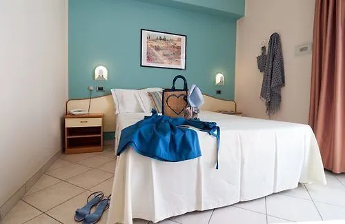 La Residenza ריצ'יונה